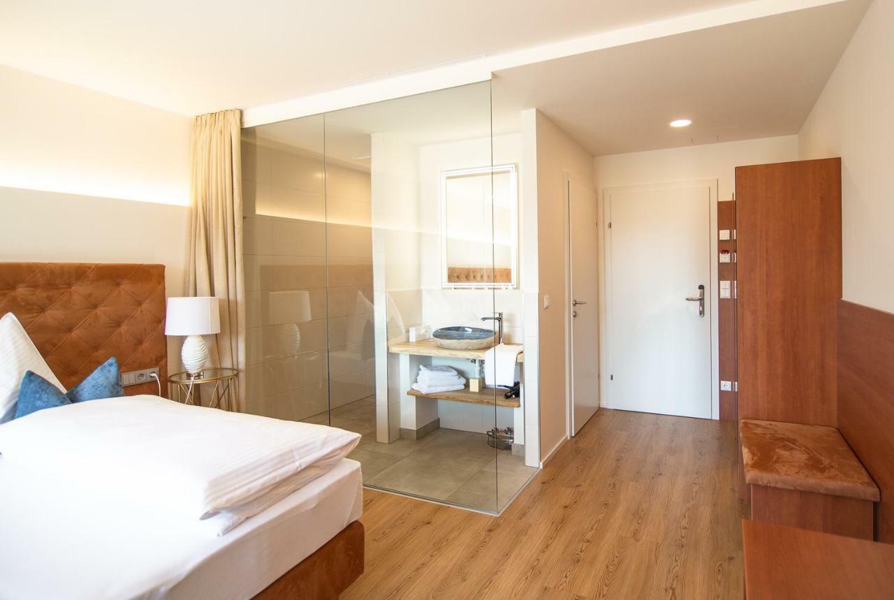 Hotel Weiss Munderfing ภายนอก รูปภาพ